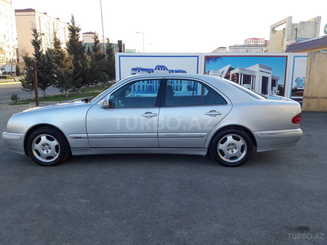 Mercedes E 240 2000, 167,000 km - 2.4 l - Xırdalan