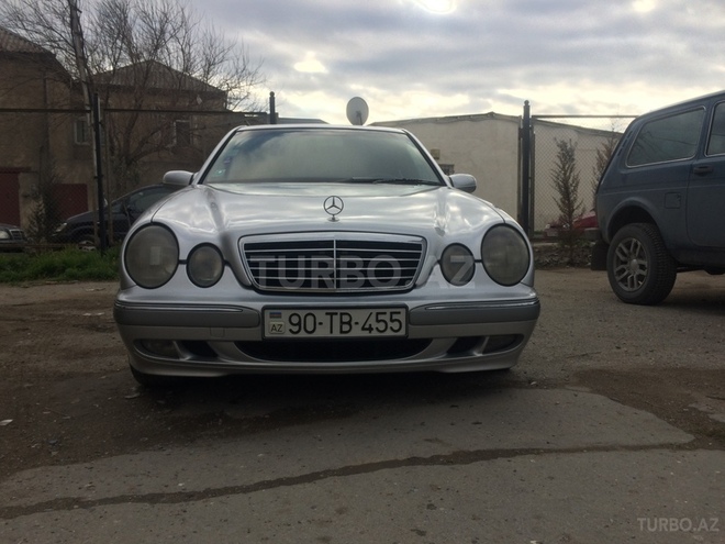 Mercedes E 220 2000, 331,777 km - 2.2 л - Bakı