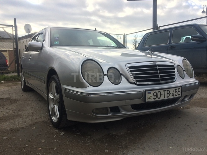 Mercedes E 220 2000, 331,777 km - 2.2 л - Bakı