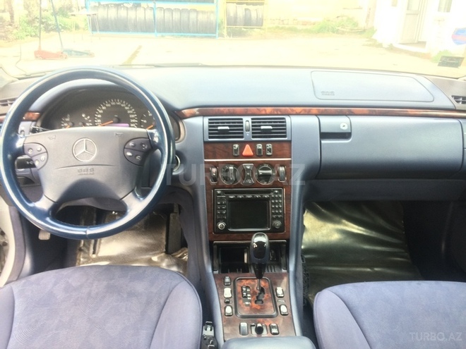 Mercedes E 220 2000, 331,777 km - 2.2 л - Bakı