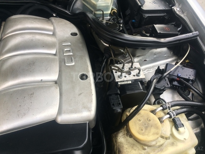 Mercedes E 220 2000, 331,777 km - 2.2 л - Bakı