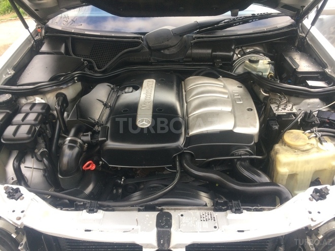 Mercedes E 220 2000, 331,777 km - 2.2 л - Bakı