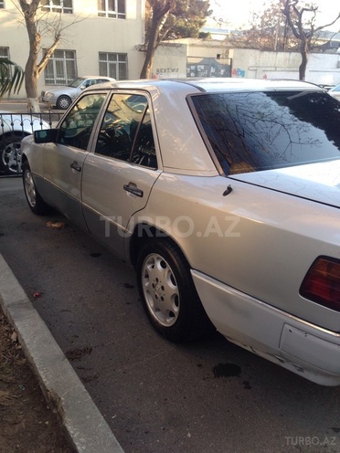 Mercedes E 200 1991, 50,000 km - 2.0 l - Bakı