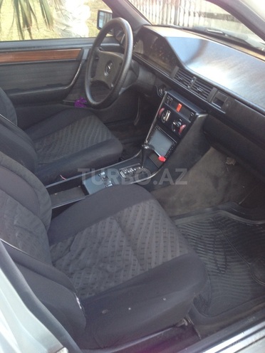 Mercedes E 200 1991, 50,000 km - 2.0 l - Bakı