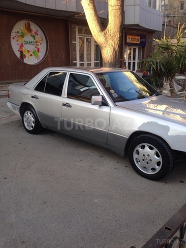 Mercedes E 200 1991, 50,000 km - 2.0 l - Bakı