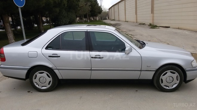 Mercedes C 220 1997, 292,000 km - 2.2 l - Bakı