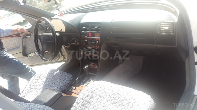 Mercedes C 180 1995, 297,000 km - 1.8 l - Bakı