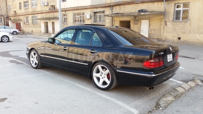 Mercedes E 320 2000, 126,000 km - 3.2 l - Bakı