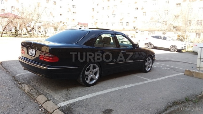 Mercedes E 320 2000, 126,000 km - 3.2 l - Bakı
