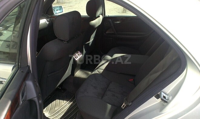 Mercedes E 200 1997, 256,000 km - 2.0 l - Xırdalan