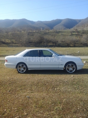 Mercedes E 240 1998, 351,000 km - 2.4 л - Qusar