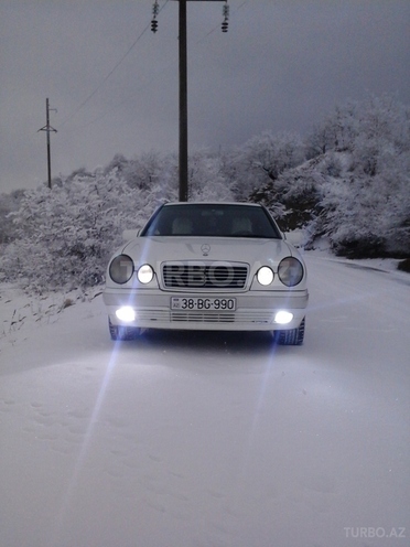 Mercedes E 240 1998, 351,000 km - 2.4 л - Qusar