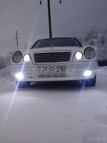 Mercedes E 240 1998, 351,000 km - 2.4 л - Qusar