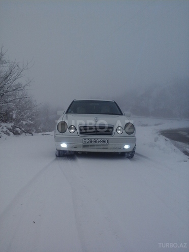 Mercedes E 240 1998, 351,000 km - 2.4 л - Qusar