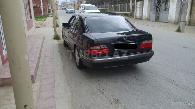 Mercedes E 200 1999, 226,000 km - 2.0 l - Bakı