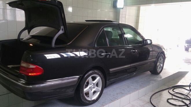 Mercedes E 200 1999, 226,000 km - 2.0 l - Bakı