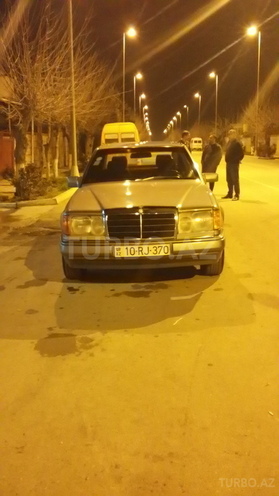 Mercedes E 250 1990, 435,883 km - 0.3 л - Biləsuvar