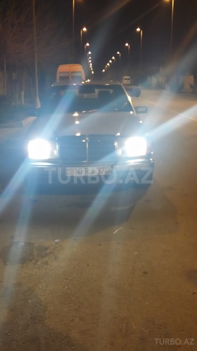 Mercedes E 250 1990, 435,883 km - 0.3 л - Biləsuvar