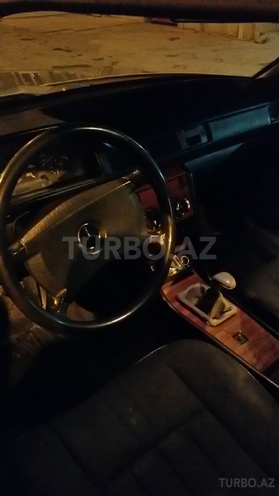 Mercedes E 250 1990, 435,883 km - 0.3 л - Biləsuvar