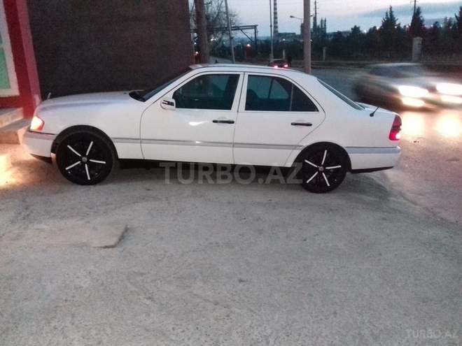 Mercedes C 180 1995, 235,000 km - 1.8 л - Bakı