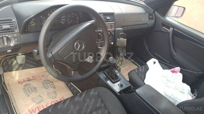 Mercedes C 220 1999, 300,000 km - 2.2 l - Bakı