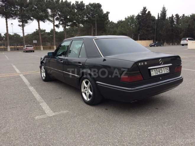 Mercedes E 230 1991, 220,000 km - 2.3 l - Sumqayıt