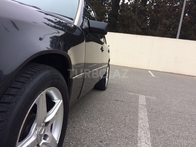 Mercedes E 230 1991, 220,000 km - 2.3 l - Sumqayıt