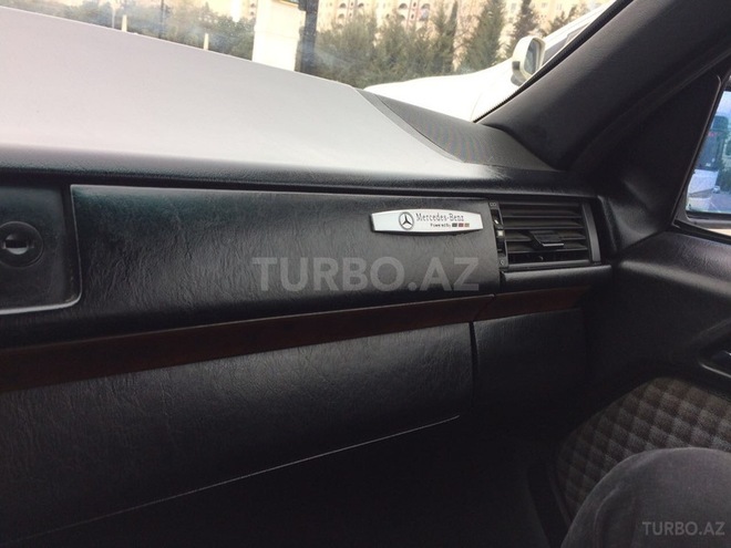 Mercedes E 230 1991, 220,000 km - 2.3 l - Sumqayıt