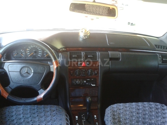 Mercedes E 230 1997, 300,150 km - 2.3 л - Ağdam