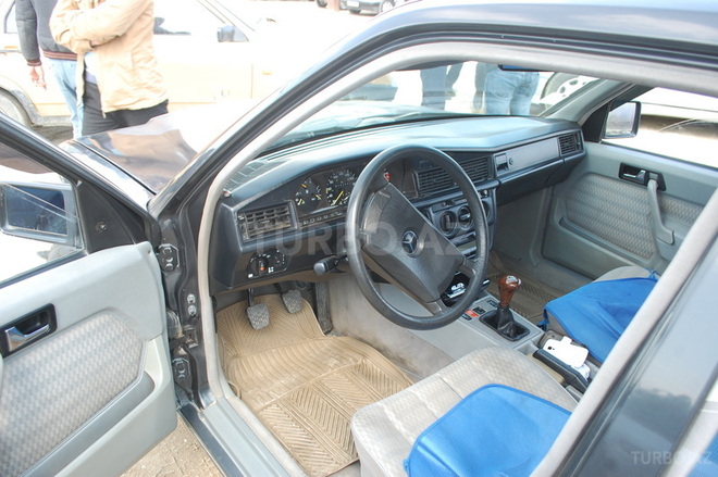 Mercedes 190 1990, 14,446 km - 2.0 l - Bakı