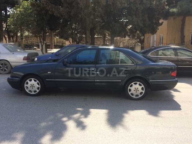 Mercedes E 320 1996, 399,000 km - 3.2 l - Bakı