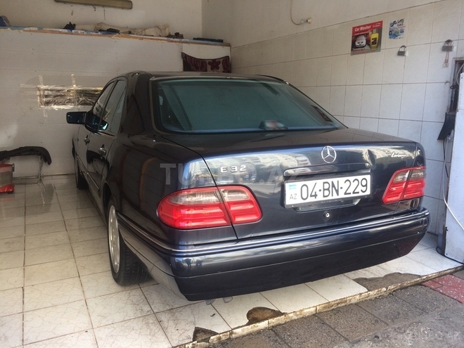 Mercedes E 320 1996, 399,000 km - 3.2 l - Bakı