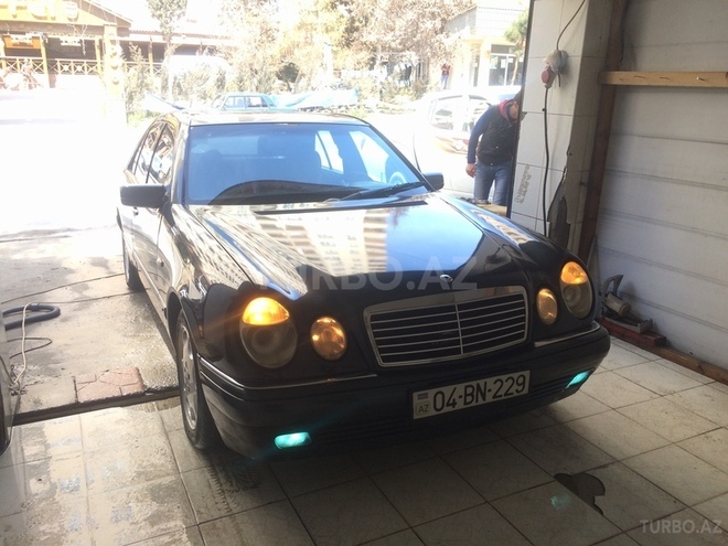Mercedes E 320 1996, 399,000 km - 3.2 l - Bakı