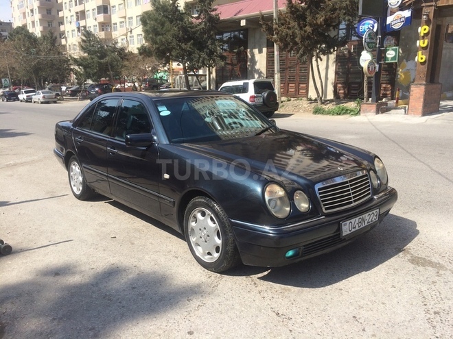 Mercedes E 320 1996, 399,000 km - 3.2 l - Bakı