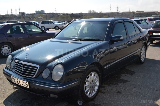 Mercedes E 270 2001, 338,000 km - 2.7 l - Bakı