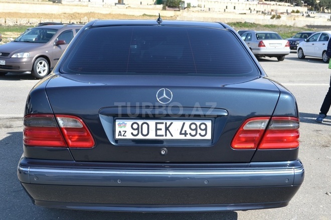 Mercedes E 270 2001, 338,000 km - 2.7 l - Bakı