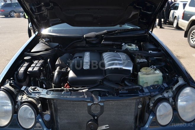 Mercedes E 270 2001, 338,000 km - 2.7 l - Bakı