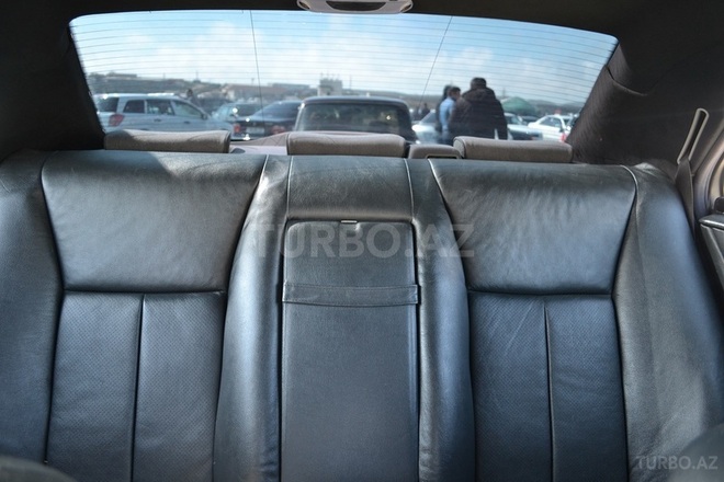 Mercedes E 270 2001, 338,000 km - 2.7 l - Bakı