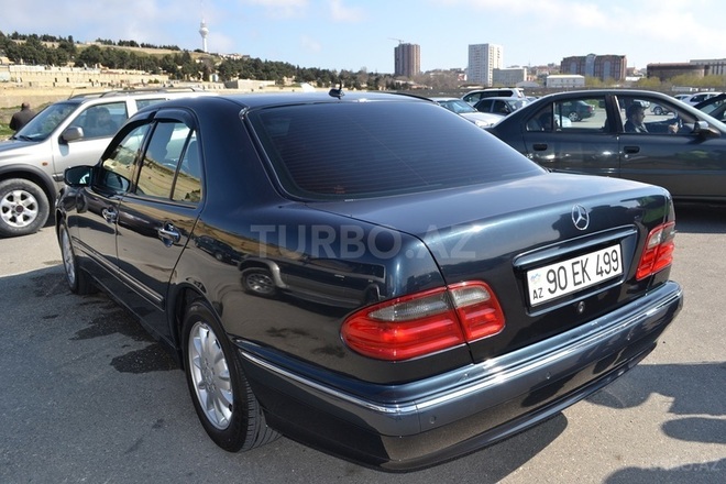 Mercedes E 270 2001, 338,000 km - 2.7 l - Bakı