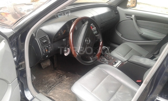Mercedes C 200 1999, 270,000 km - 2.0 l - Bakı