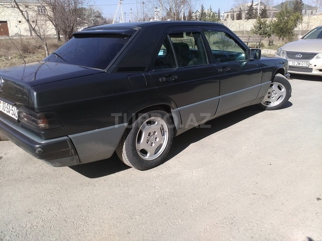 Mercedes 190 1992, 324,152 km - 1.8 l - Yevlax