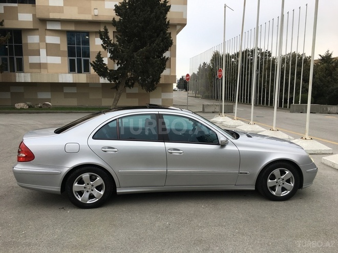 Mercedes E 270 2002, 329,000 km - 2.7 l - Bakı