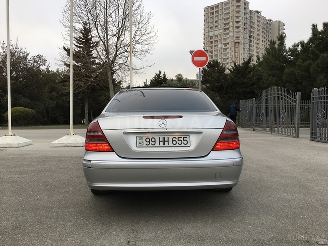 Mercedes E 270 2002, 329,000 km - 2.7 l - Bakı
