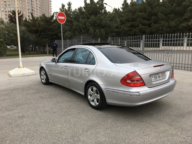 Mercedes E 270 2002, 329,000 km - 2.7 l - Bakı
