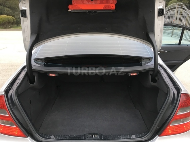 Mercedes E 270 2002, 329,000 km - 2.7 l - Bakı