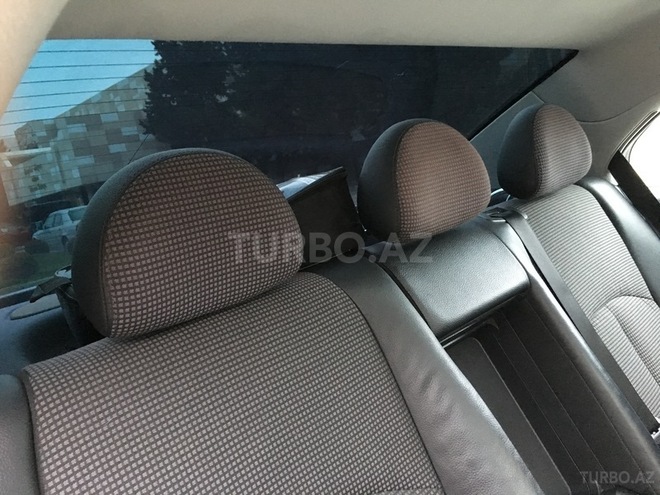 Mercedes E 270 2002, 329,000 km - 2.7 l - Bakı