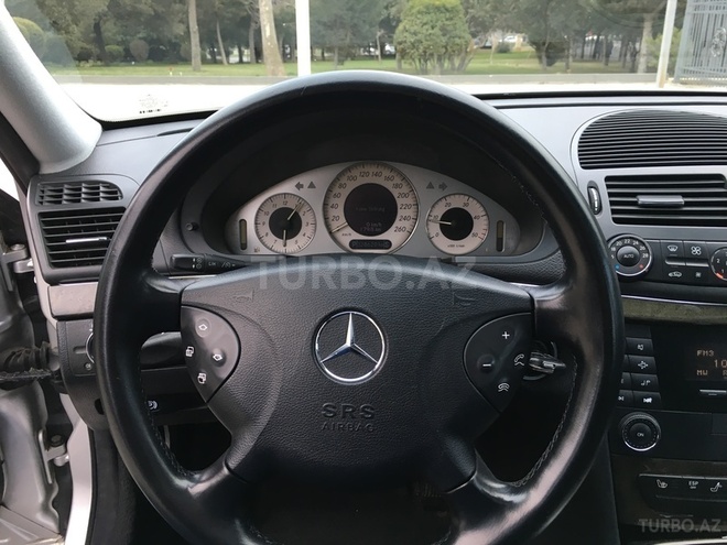 Mercedes E 270 2002, 329,000 km - 2.7 l - Bakı
