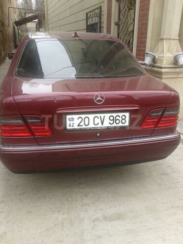 Mercedes E 200 1999, 209,000 km - 2.0 л - Gəncə