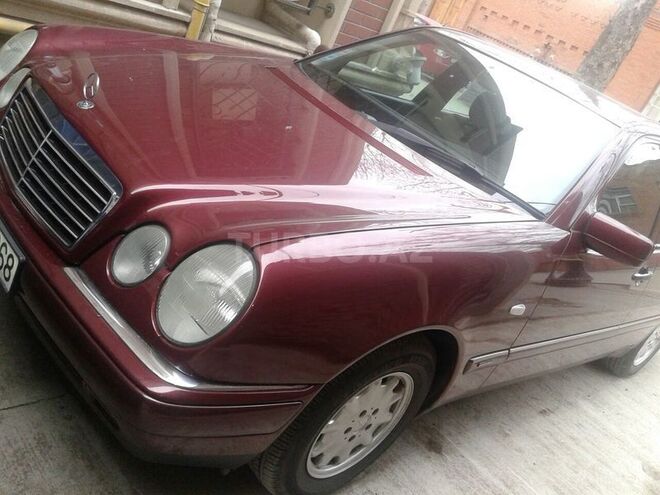 Mercedes E 200 1999, 209,000 km - 2.0 л - Gəncə