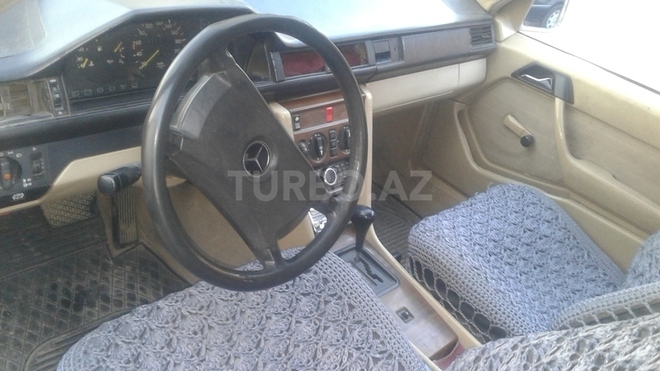 Mercedes E 300 1988, 423,689 km - 3.0 l - İmişli